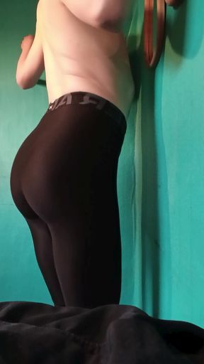 sexy twink in legging doggy twerk