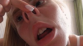 Blondie's Pig Nose! MP4