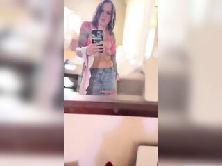 Hot One is Suzy Wylde of course see Suzy Wylde dancing again