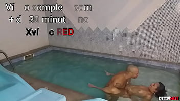 Mike Hot chama a linda de gostosa da sua mullher Danny hot, para ir para Su&iacute_te Real, e fodem em todos os lugares na piscina