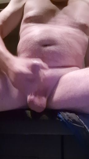 Big cock hgv driver jerking off