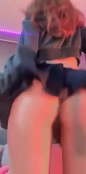 Curvy Onlyfan shows off her big ass and natural tits
