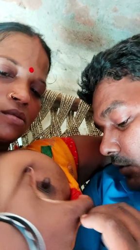 Haut Indian Desi Bhabhi Kissing   Clip 1