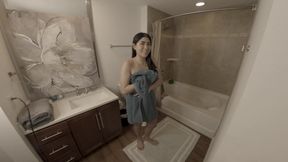 Asian Stepdaughter Seduces Stepdad in Shower P1