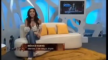 Sandra Corcuera &acirc_&mdash_ Ense&ntilde_a SENOS en pleno programa en vivo M&eacute_xico Sue&ntilde_a