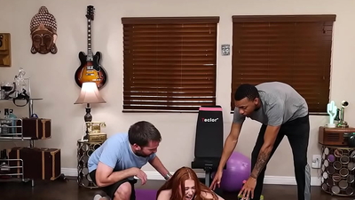 Personal Trainer Gets To Pound Madison’s Pussy Behind Her BF’s Back, Making Her Scream With Pleasure2