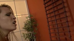 Harmony Rose,blonde pornstar MILF gives her big butt-hole for slamming