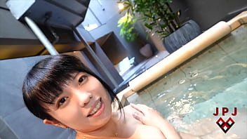 Hot Asian housewife gives juicy blowjob in the hot spring