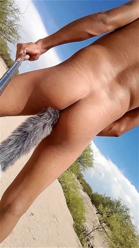 caminando desnuda en publico sexytrans caliente con sandalias altas y plug anal muy puta nalgona