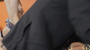 Hot 3some with Avril & Hannah