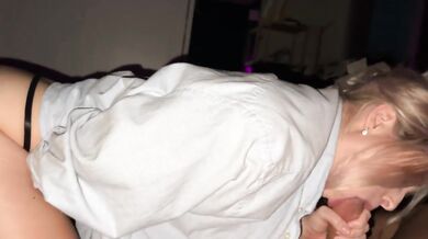 Her big juicy ass demanded more while studying got interrupted