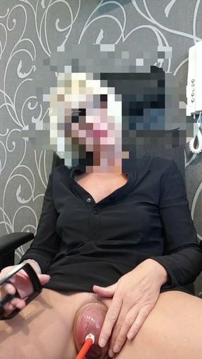 Secretary pumping pussy at office