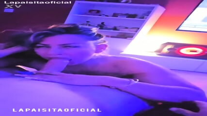 La Paisita Se Folla Al Fotografo