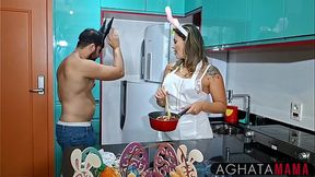 Tattooed MILF GOSTOSA Receives Ass play Recheio in Cowgirl Cowcumming