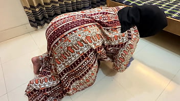 Egypt Beautiful Big Ass &amp_ Tight Pussy Hot Stepmom Stuck Under Bed Then She Want Rough Anal From Me
