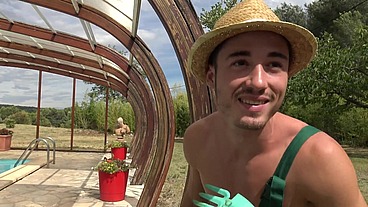 Coquiner au soleil, un immense plaisir pour Victoria...