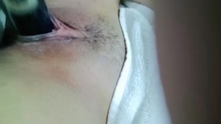 Horny  teen masturbating using hair trimmer 😍