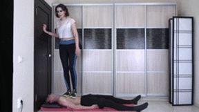 Gabby - sneakers trampling 4K