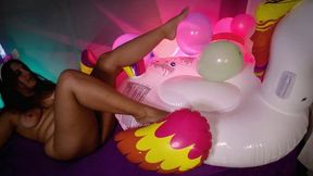 Pop balloons riding big inflatable Unicorn SD - Bunny Looner