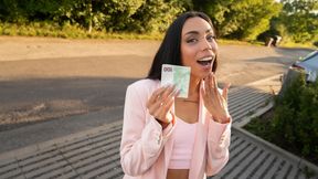 ”Met hot college girl Violeta Grey in Prague, had wild time together”