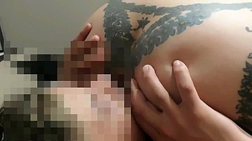 ME PAGA PARA FILMARLA MIENTRAS SE COJE AL HIJASTRO