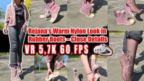 VR 3D 5,7K 180 60 fps | Rejana’s Warm Nylon Look in Rubber Boots – Close Details copy