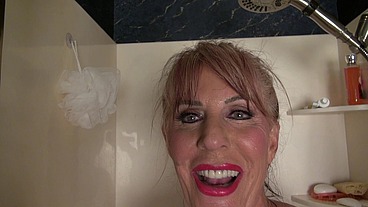 Rae Hart - Behind the scenes