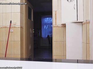 Seksowna Polska Dziewczyna utknęła w pralce Polskie Porno