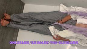 Girl so Desperate to Pee after Work she Soaks her Chefs Uniform - 4k