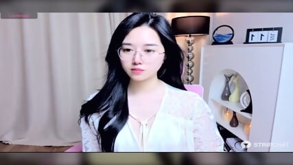 Em Mai trng mut th dm khoe ln hng khng lng cho anh em sc cc live 11/07/2026