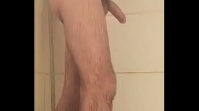 Gozando de baixo do chuveiro