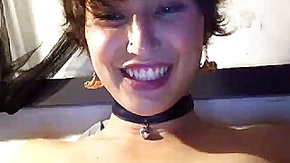 Bay Area slut Sarah Seasol Jae Schwartz cumming in a belled choker