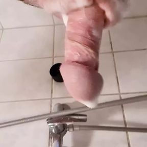 Jerking in the shower, self relaxation lead to deep orgasm