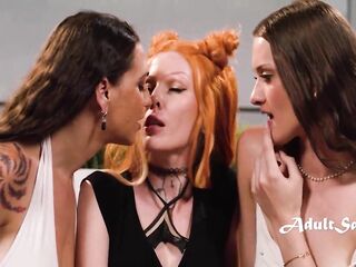 Pick UP Picked Up (Lesbo Trio)