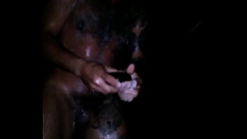 Olha o banho de rio noturno ??