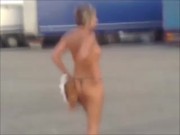 Pornsonick Me exhibo desnuda para los camioneros