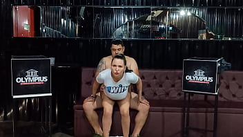 Piolhento se deu bem na casa de swing
