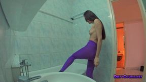 Pee failure in bathtub wearing pantyhose