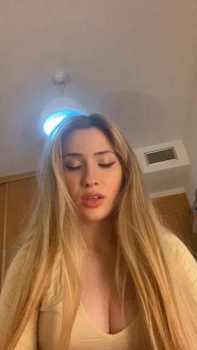 Giganta te pisa como un pequeño e insignificante gusano 🐛