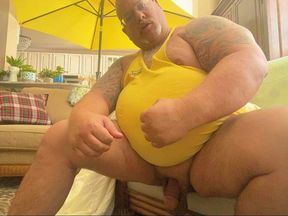 Strongman Competitor cums handsfree