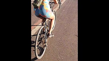 Ciclista fazendo sexo com desconhecido sem camiznha