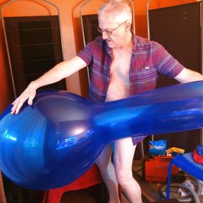 121) Giant Long Neck Balloon Non-Pop Fun for Daddy