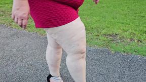 Chubby hijab OLDER WOMAN parades off big booty and pees during walk