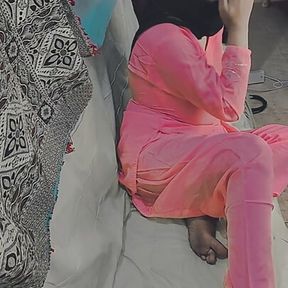 RIMSHA BHABHI FINGERING AND OIL MASSAGE