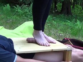 Barefoot CBT in nature - CBT Trampling - two