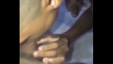 O mlk hetero tava cheio se tesao querendo que eu matasse ele e chegou na hora ele caiu de boca no meu pau tamb&eacute_m