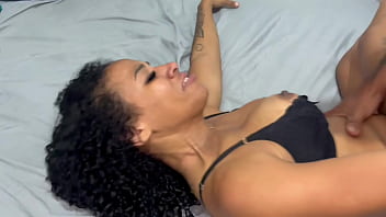 Comi o cuzinho da cozinheira da minha escola pela primeira vez ( Completo )