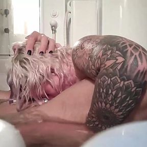 Live from the hot tub part 3 of 6: sucking cock and titsjob while camming in the bath