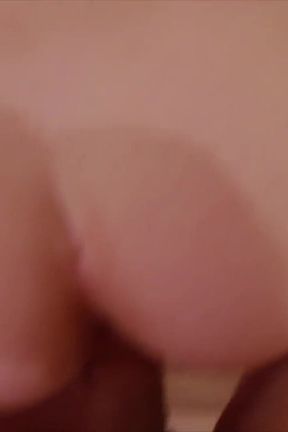 Girl unhappy with huge facial dumped on her