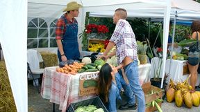 Eva Lovia sucks customer's fat cock unbeknownst to the husband